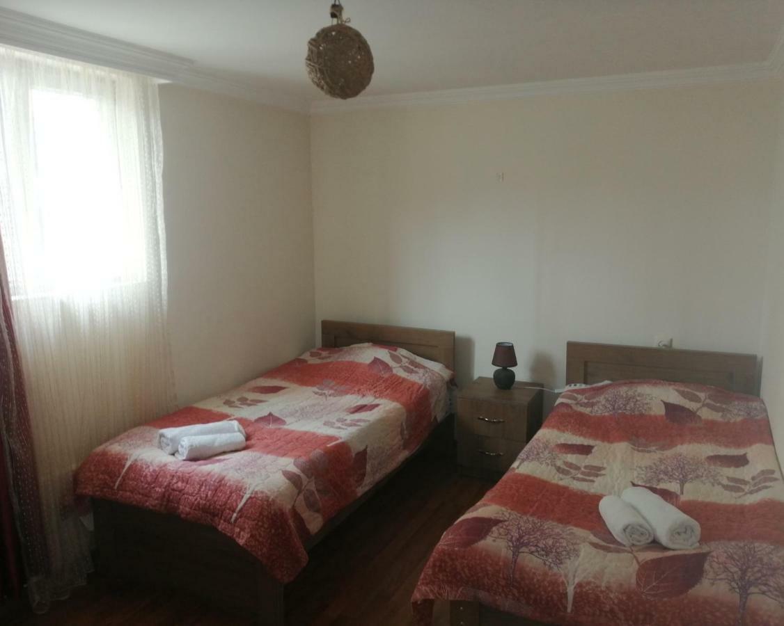Jeiran Japaridze'S Guesthouse Mestia Luaran gambar
